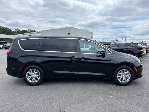 2026 Chrysler Voyager LX