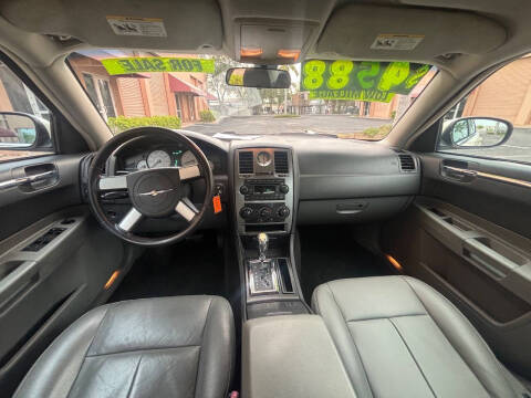 2005 Chrysler 300 Touring