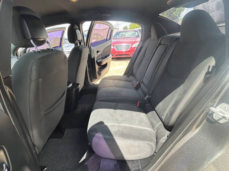 2012 Chrysler 200 LX