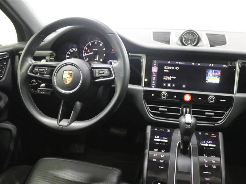 2022 Porsche Macan