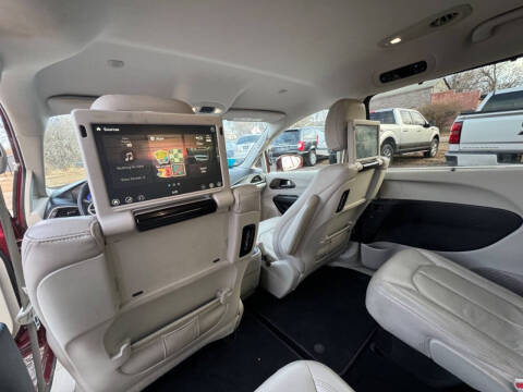 2017 Chrysler Pacifica Touring-L Plus