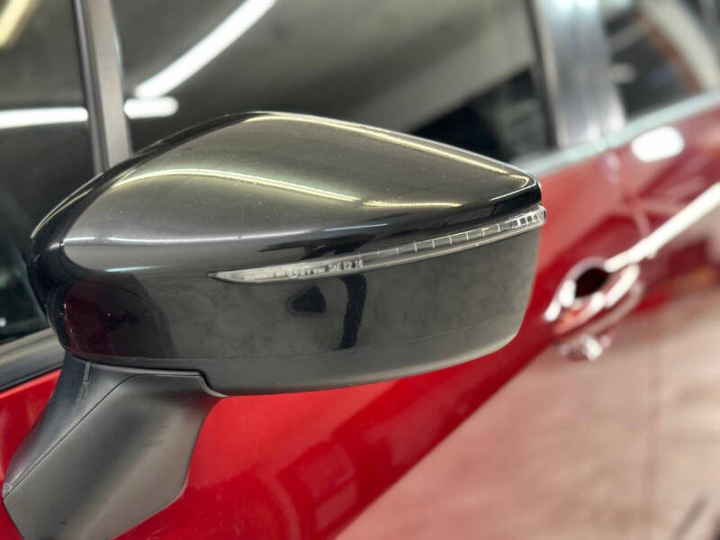 2022 Nissan Versa SR