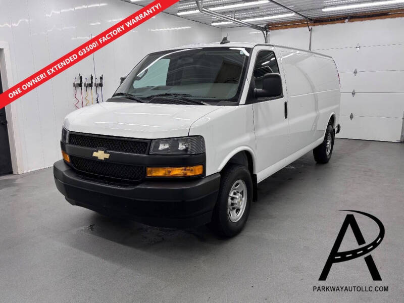 2023 Chevrolet Express Cargo Work Van's photo