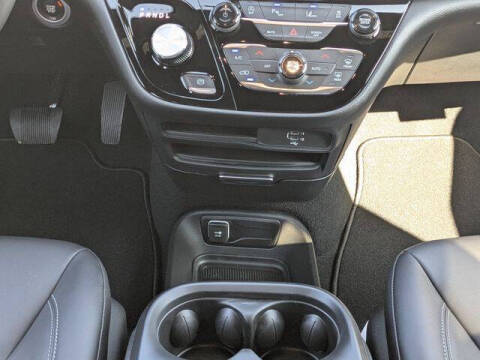 2026 Chrysler Voyager LX