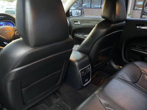 2017 Chrysler 300 Limited