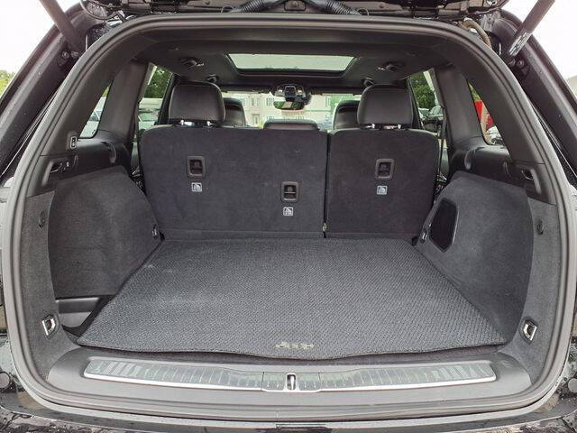 Diamond Black Crystal Pearlcoat 2023 Jeep Grand Cherokee Summit 4x4 Summit 4dr SUV 23