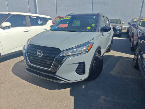 2024 Nissan Kicks SR