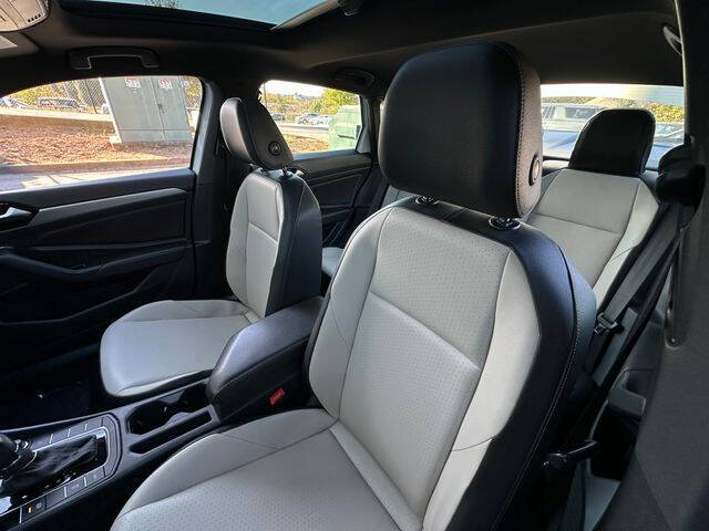 2019 Volkswagen Jetta R-Line