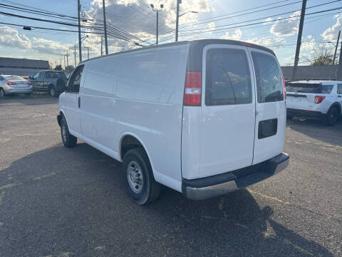 2023 Chevrolet Express 2500