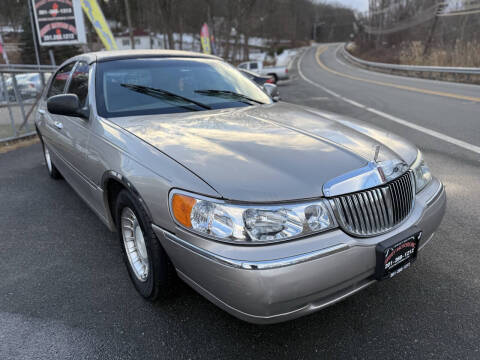 2001 Lincoln Town Car Executive