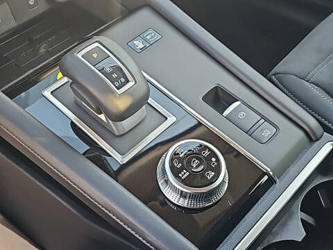 2025 Mitsubishi Outlander PHEV SE