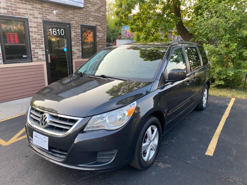 2011 Volkswagen Routan for sale at Lakes Auto Sales in Round Lake Beach IL