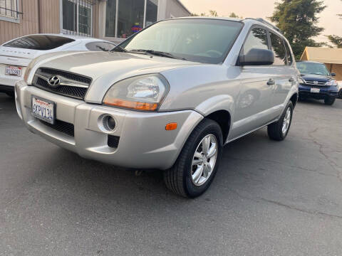 2009 Hyundai Tucson for sale at Ronnie Motors LLC in San Jose CA