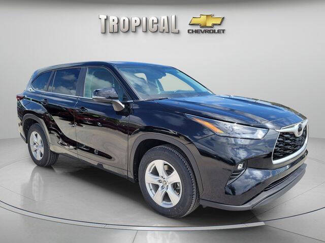 2024 Toyota Highlander LE