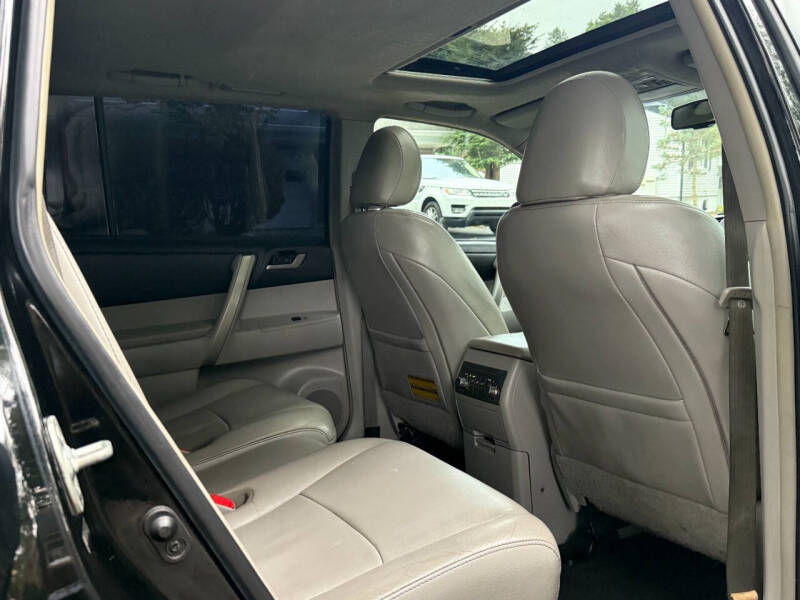 2013 Toyota Highlander SE
