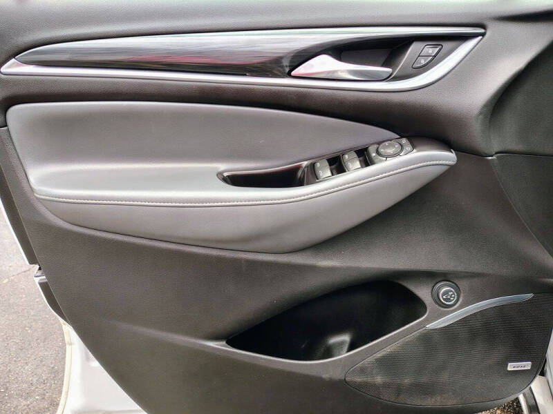 2020 Buick Enclave Essence