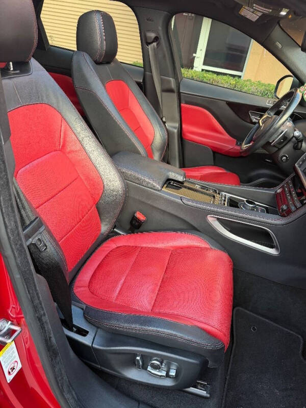 2018 Jaguar F-PACE 25t R-Sport