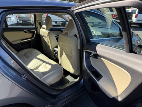 2017 Volvo V60 T5 Premier