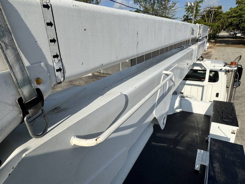 2017 Freightliner M2 106