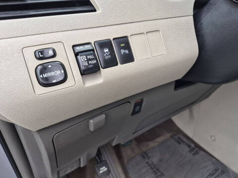 2014 Toyota Sienna XLE 8-Passenger