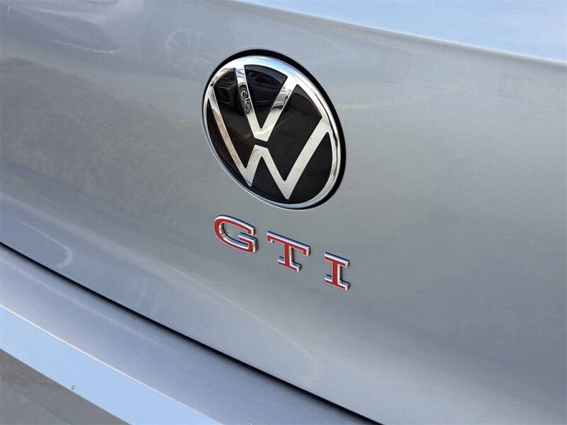 2025 Volkswagen Golf GTI SE