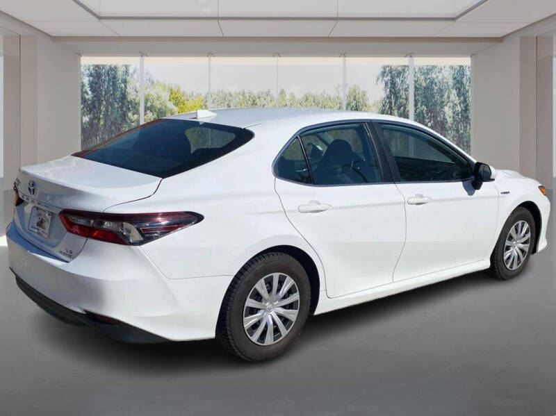 2021 Toyota Camry Hybrid LE