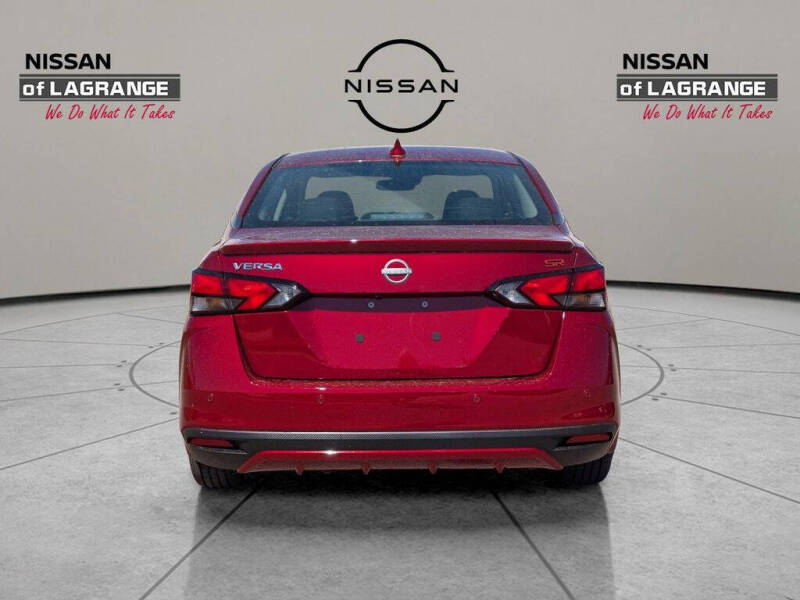 2025 Nissan Versa SR