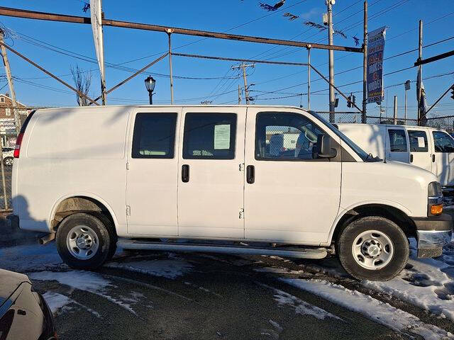 2023 Chevrolet Express 2500