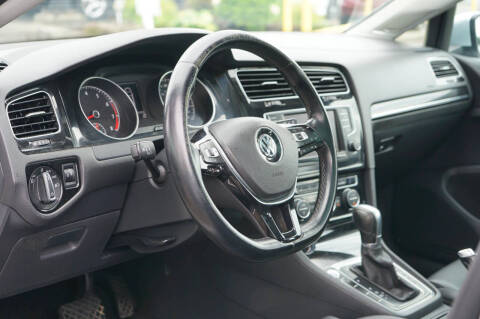 2016 Volkswagen Golf SportWagen