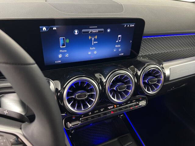 2025 Mercedes-Benz GLB GLB 250 4MATIC