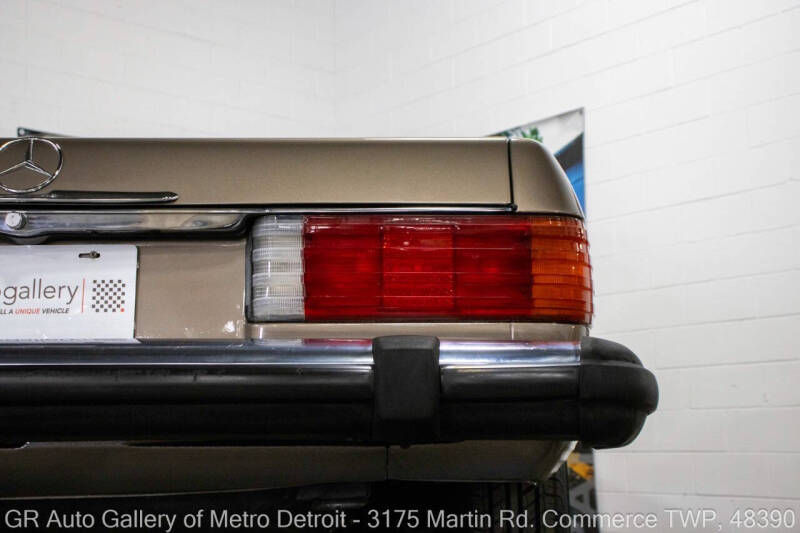 1987 Mercedes-Benz 560-Class 560 SL