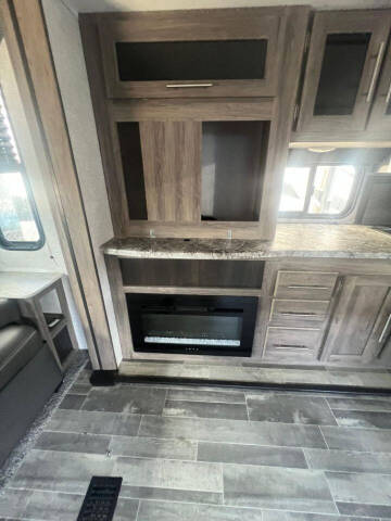 2022 Crossroads RV Zinger