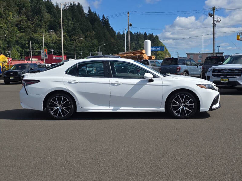 2024 Toyota Camry SE