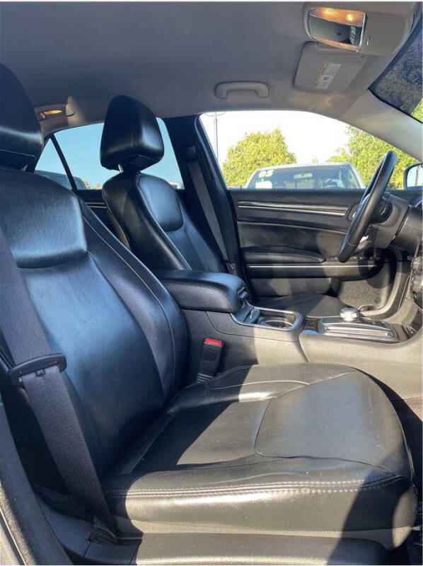 2016 Chrysler 300