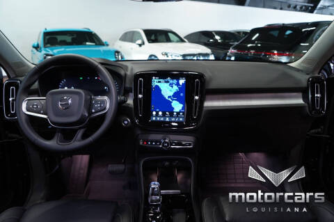 2024 Volvo XC40 B5 Plus Dark Theme