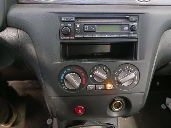 2003 Mitsubishi Outlander LS