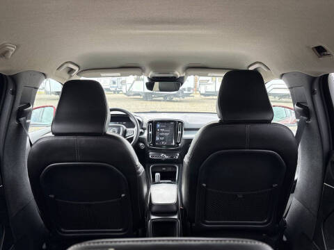 2019 Volvo XC40 T5 Momentum