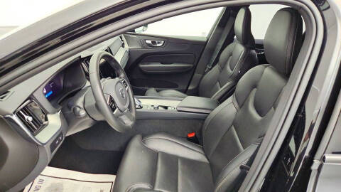 2024 Volvo XC60 Recharge T8 Ultimate Black Edition