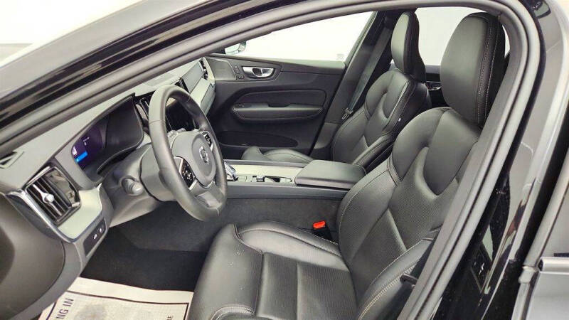 2024 Volvo XC60 Recharge T8 Ultimate Black Edition