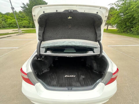2016 Toyota Camry LE