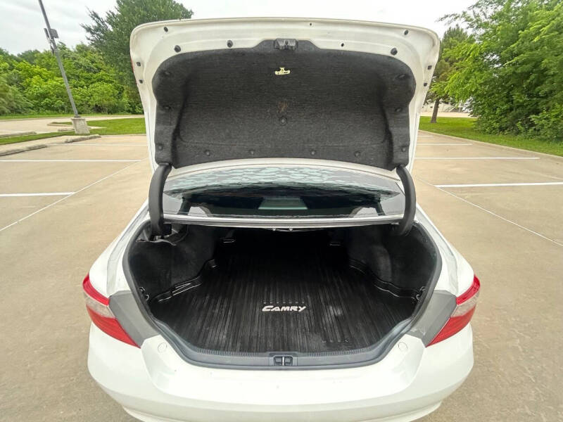 2016 Toyota Camry LE