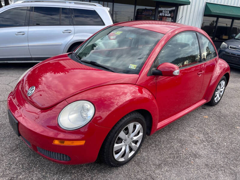 2010 Volkswagen New Beetle Base photo 3