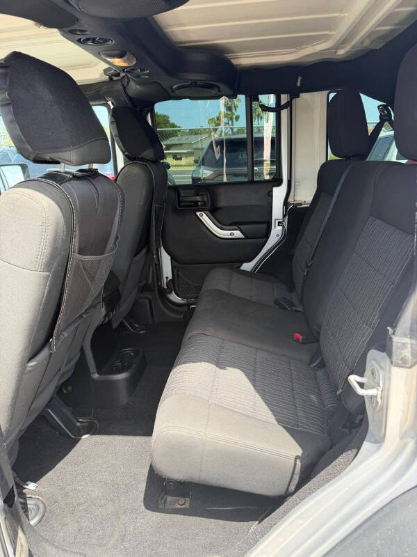 2012 Jeep Wrangler Unlimited Sahara