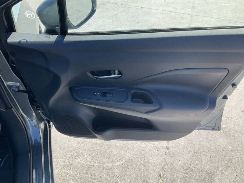 2025 Nissan Versa SV