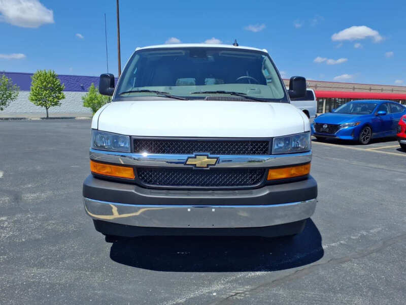 2025 Chevrolet Express LT 3500