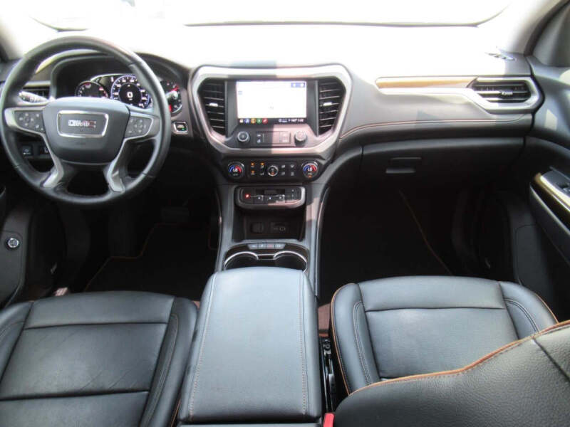 2023 GMC Acadia AT4