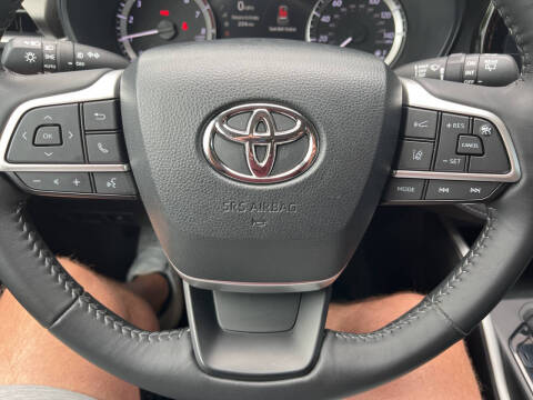 2023 Toyota Highlander LE
