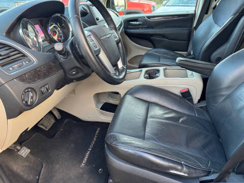 2011 Chrysler Town and Country Limited