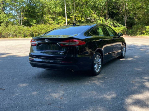 2020 Ford Fusion SE