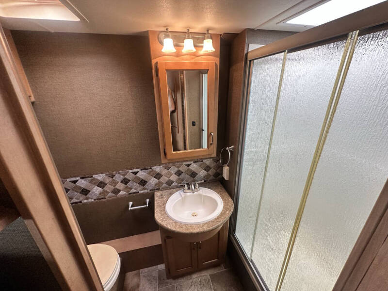 2015 Thor Motor Coach Hurricane